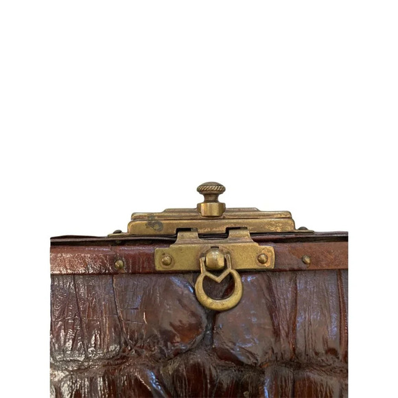 Vintage 1900s Alligator Handbag - Picture 6 of 9